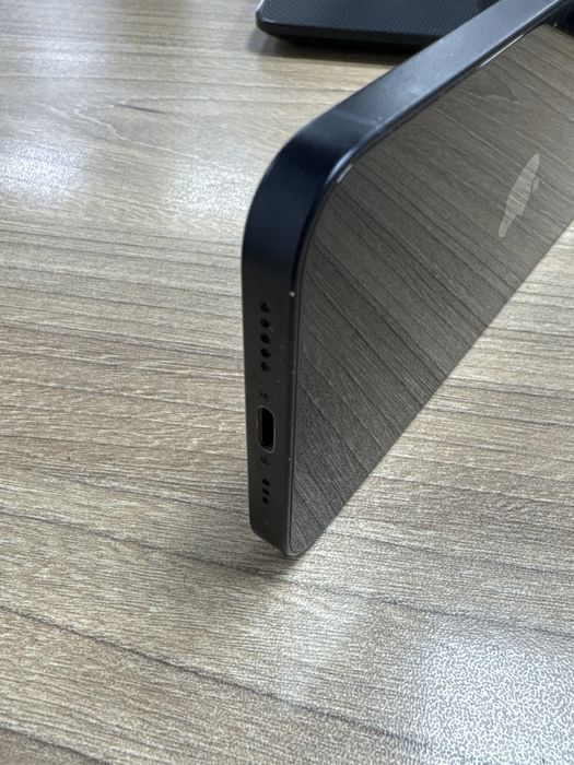 Продам iPhone 12