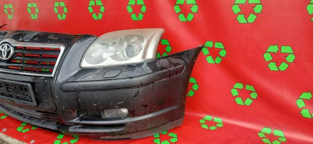 Bara fata completa cu faruri Toyota Avensis 2003 2004 2005 2006 cod 2119-05160 76852-05010
