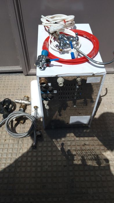 Depurtoare de apa cu frigider