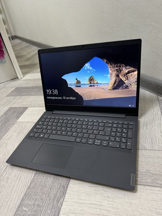 Ноутбук Lenovo V15 igl