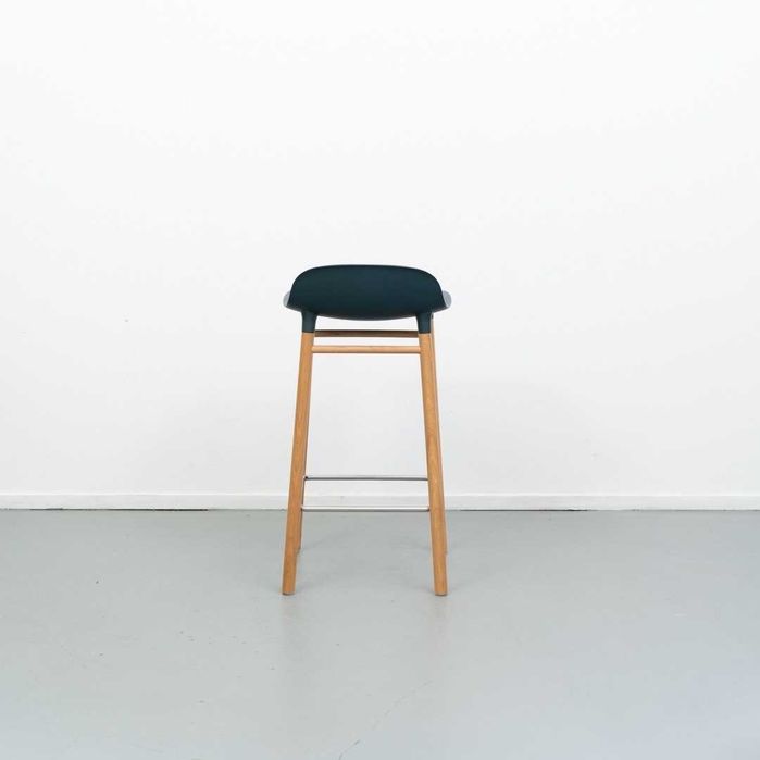 Табуретка „Normann Copenhagen“, дизайнер: Саймън Легалд