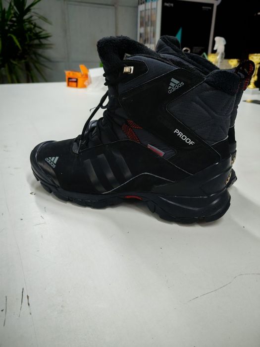 Vând sac de box și ghete adidas Nr 46