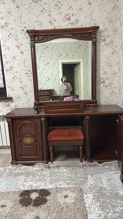 Спальный гарнитур