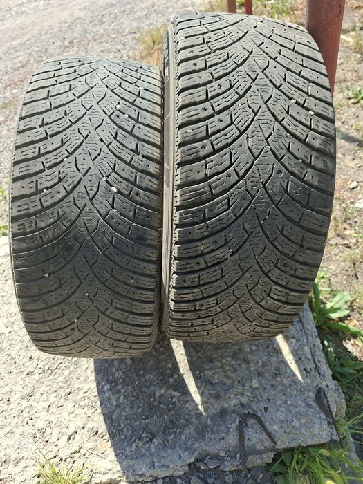 Продам шины 235/45/18 трианжел