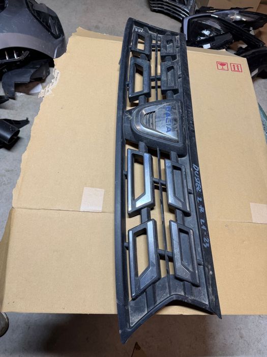 Grila centrala Dacia Duster 2 Facelift 2021/2022/2023