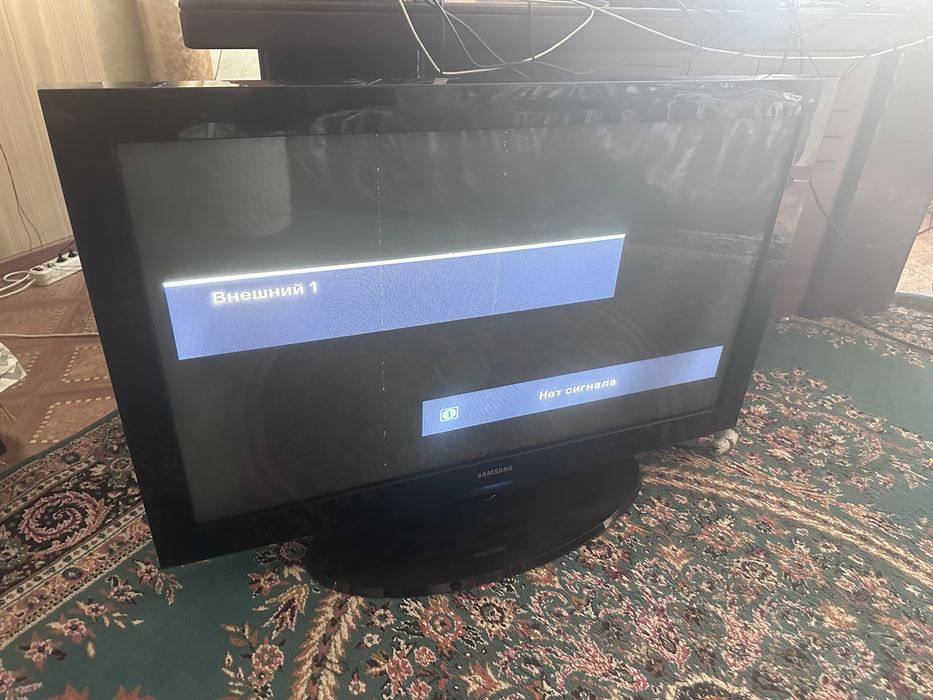Телевизор Samsung 106 см