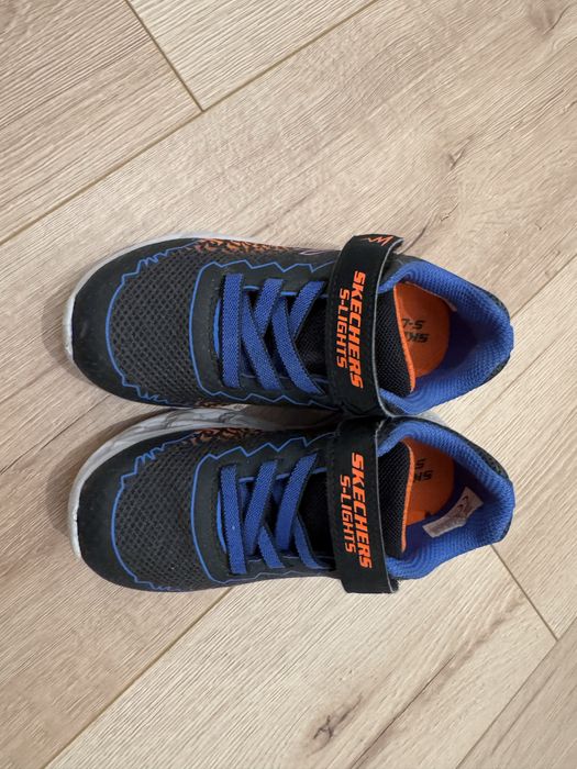 Adidasi Skechers masura 27