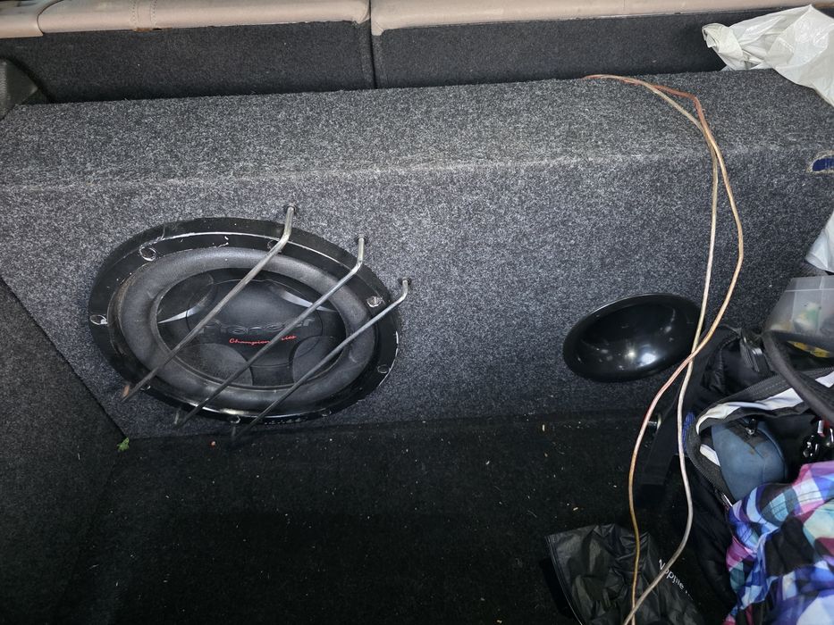 Vand subwoofer auto +statie