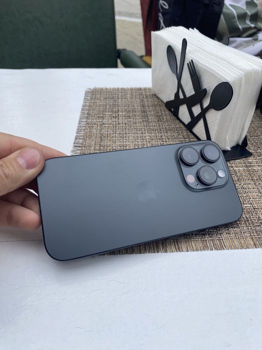 Iphone 16 pro без забележки  заключен за Части!!!
