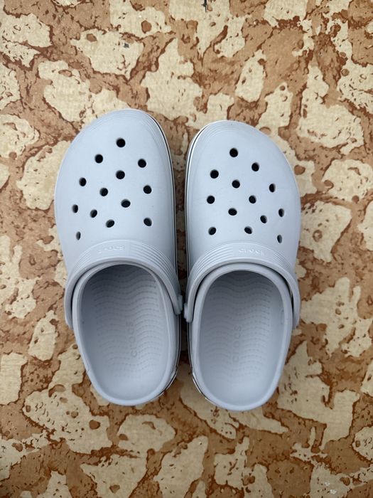 Продавам чехли CROCS off court  logo clog