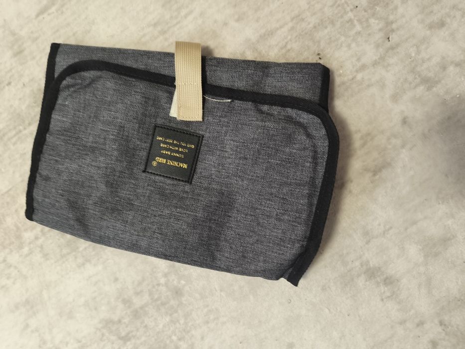 Donez lucruri bebe fetita