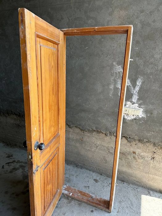 Деревянные двери. Калин эшиглар