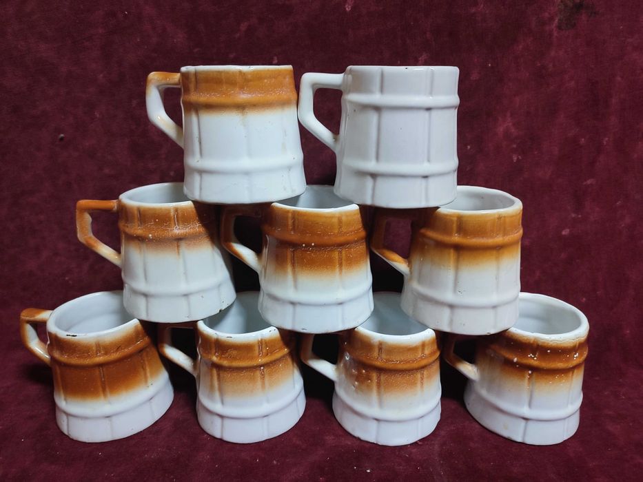 Serviciu cafea, anii 70 + 7 cesti identice + diferite