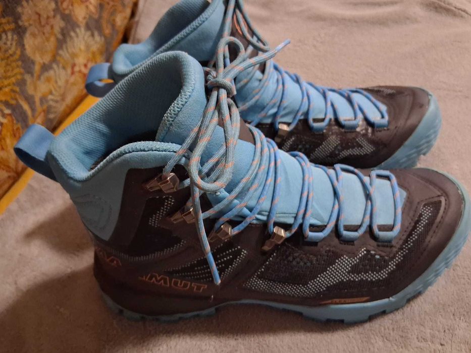 Ghete Mammut purtate de cateva ori.