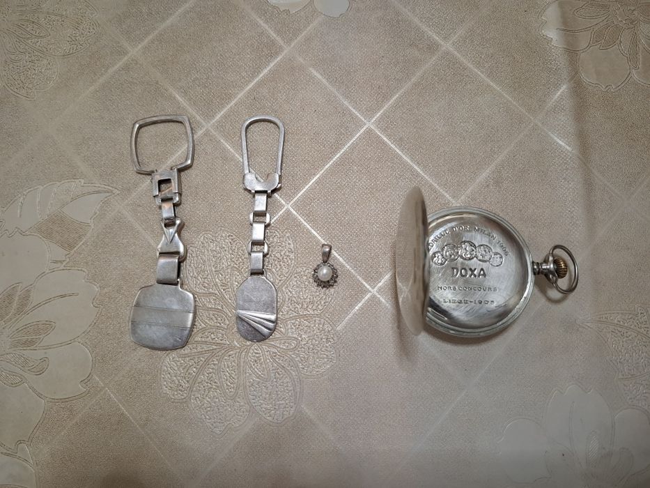 Vand ceas doxa din argint funcțional.