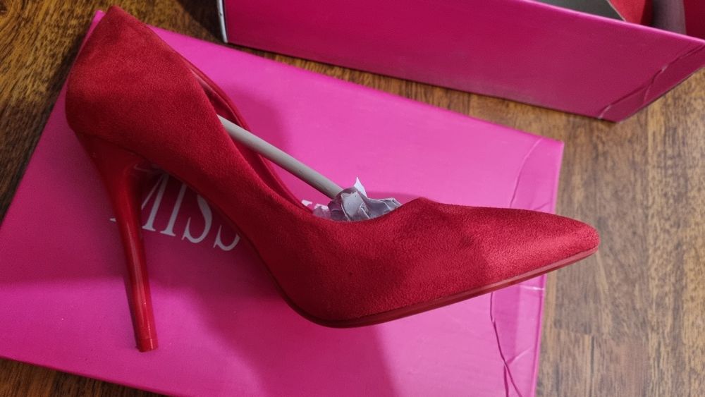 Продам замшевые лодочки