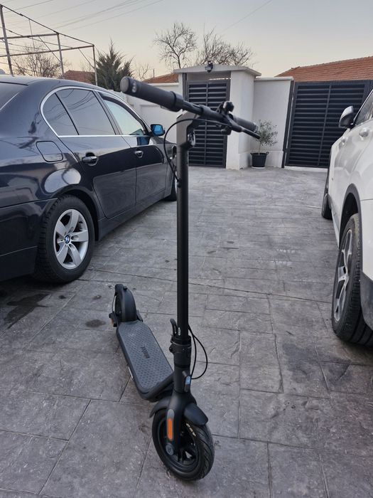 Vând Ninebot f2 pro.