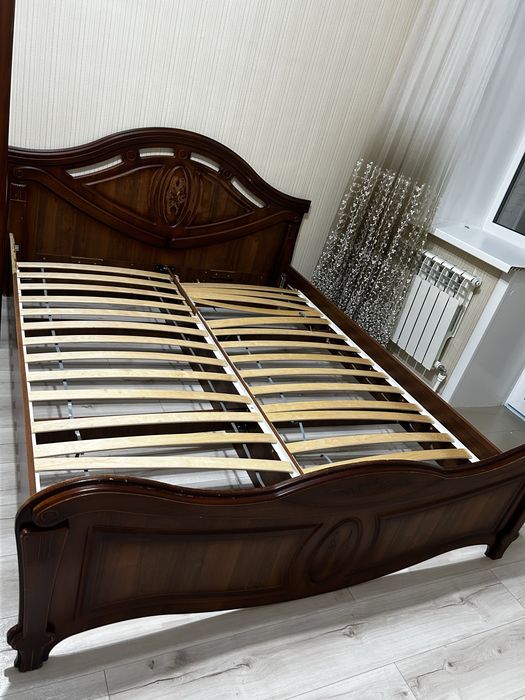 Продам кровать 160х200 (без матраса)