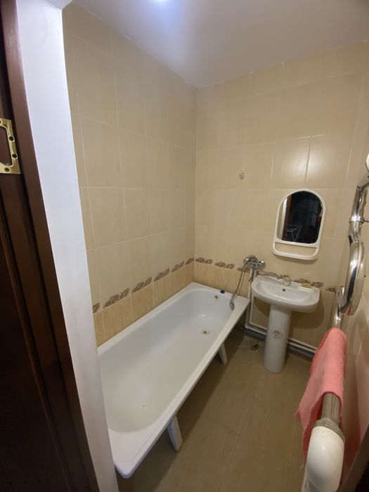 Сдам одно комн квартира.