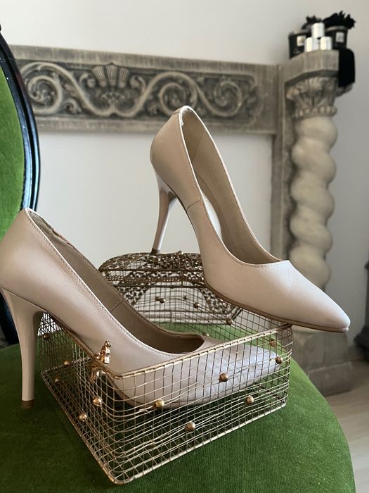 Pantofi din piele naturala