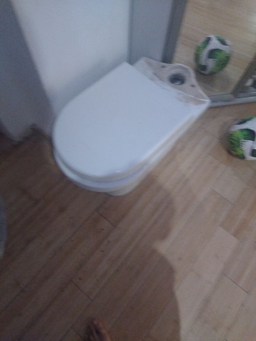 Продам унитаз без бочка