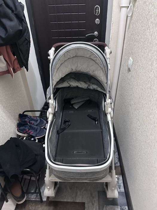 Продам коляску 3 в 1