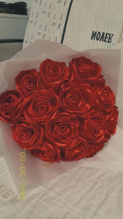 розы из атласных лент