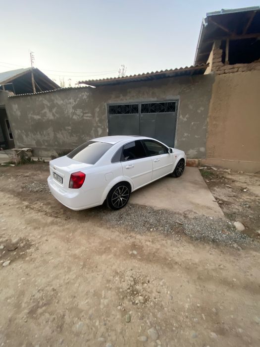 Lasetti jentra qilingan