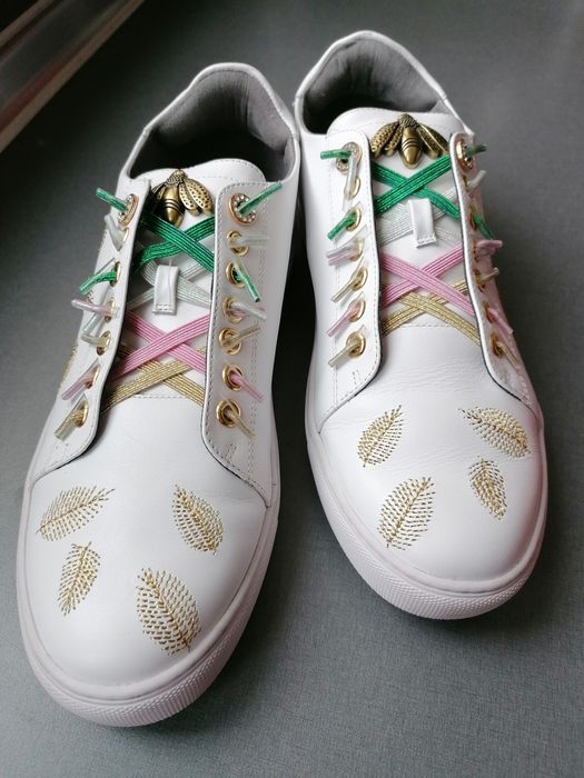 Дамски маркови маратонки номер 39