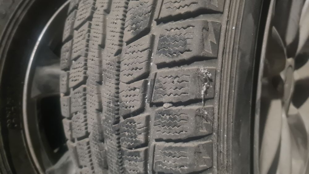 Продам резину с дисками от камри