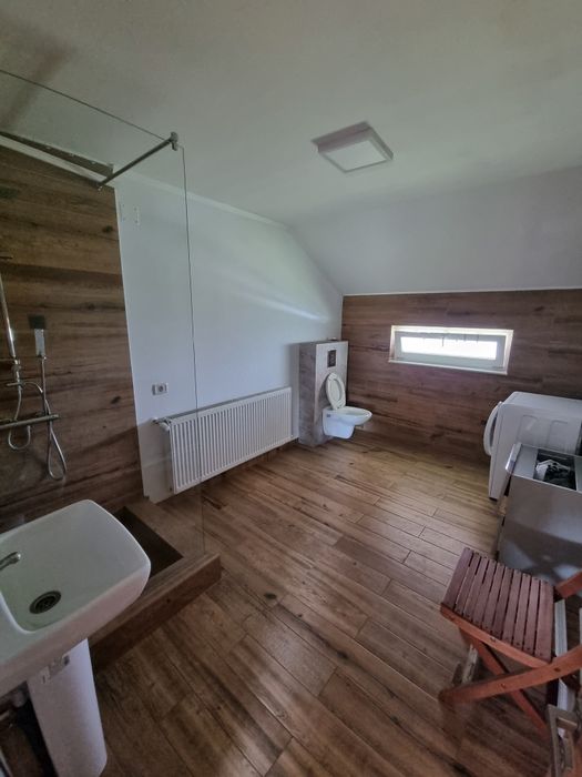 Vând  casa in Mioveni centru teren 1260 mp