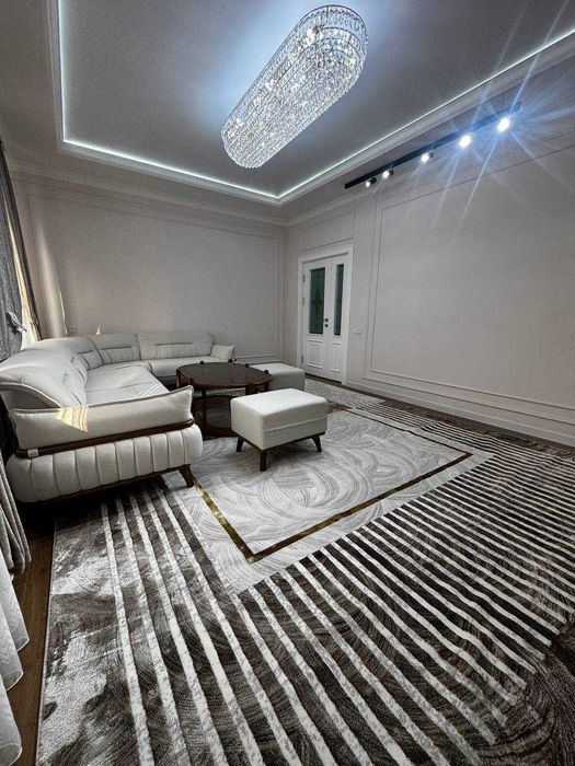 № 13028 Срочно продаётся 4-х комнатная шикарная квартира