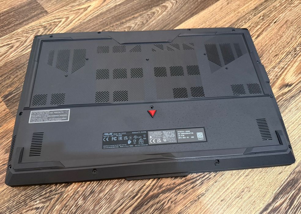 ASUS TUF Gaming F17 – RTX 3050 / i5 Gen 12 / 16GB RAM / 17.3” – IMPECABIL