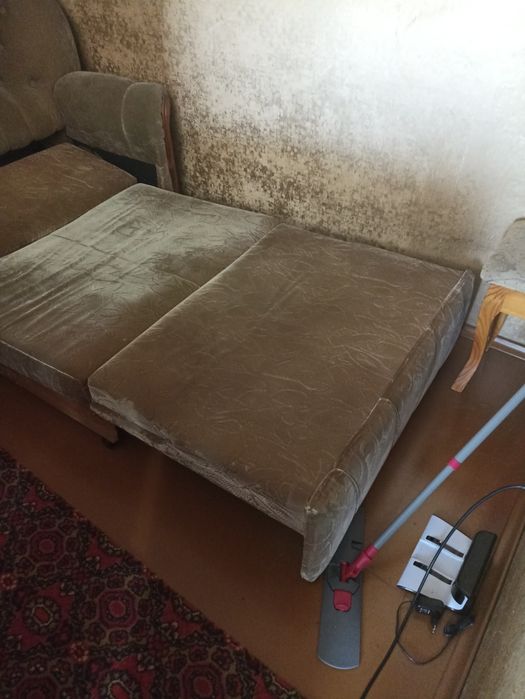 Диван-кровать б/у.