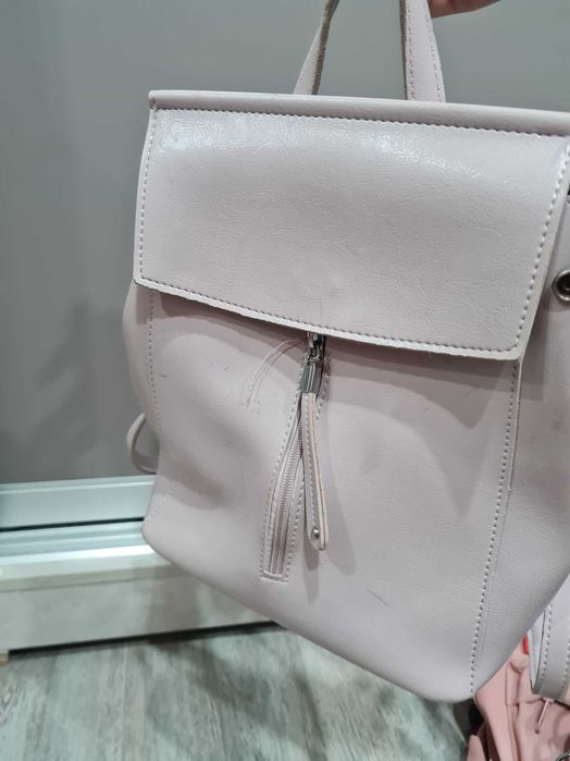 Продам сумочки и рюкзаки для подростков.