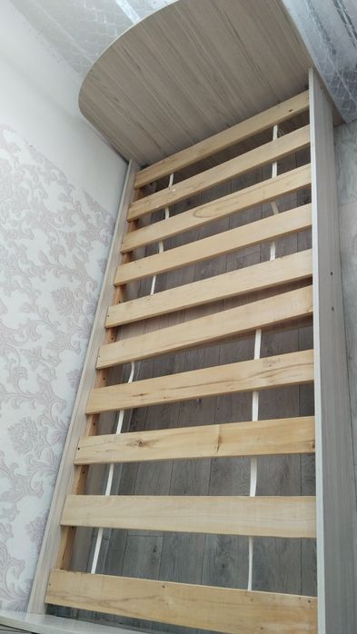 Продам кровать 10000тн.