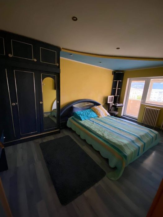 De inchiriat aprtament 3 camere