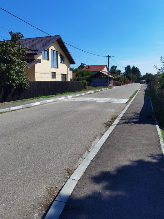 Vand teren de casa intravilan central 24 ml deschidere