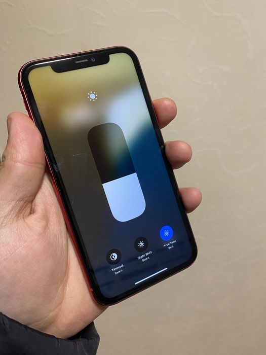 Iphone 11 64 gb 83% red