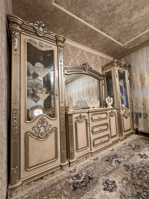 Продаётся 2 пенала и комод