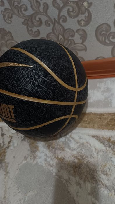 Игровой мяч для баскетбола