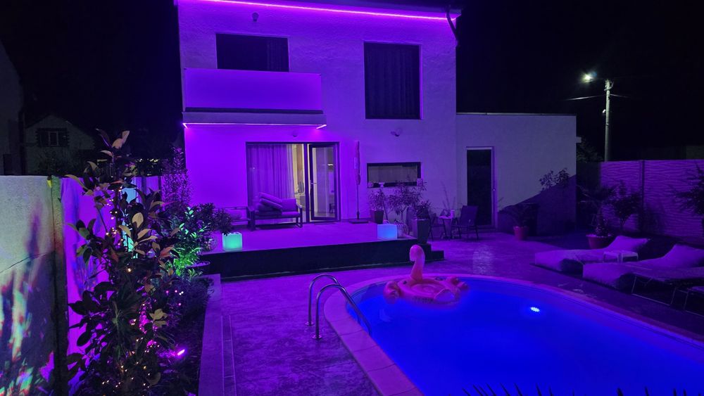 Vila Noua cu piscina de inchiriat in Arad com Fantanele