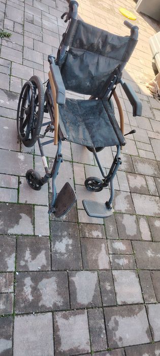 Cărucior dizabilități