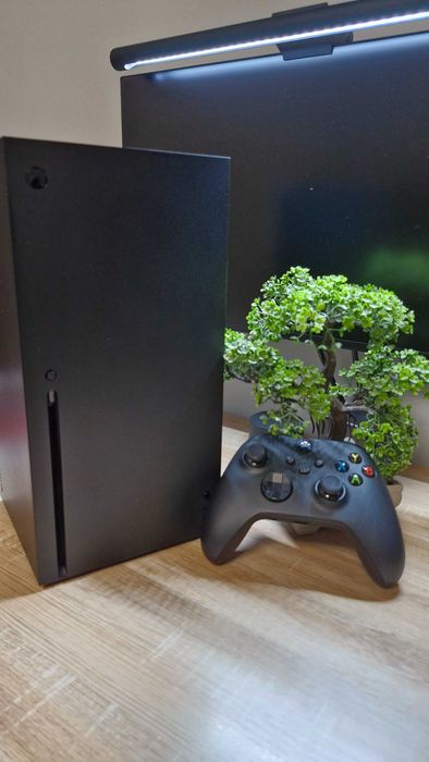 Xbox Series X Full Box -  Mentenanță + FIFA 22 CD