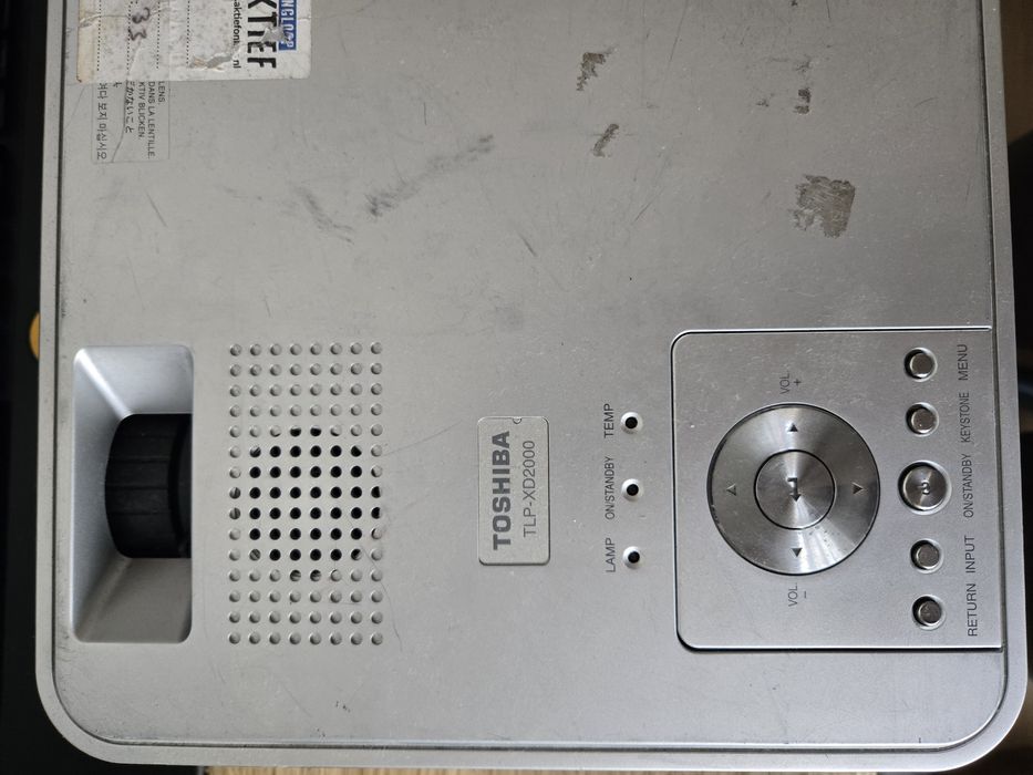 Proiector Toshiba TLP XD2000