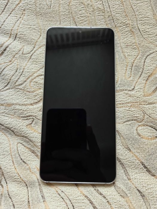 Samsung S21 5G 256GB storage, 8GB RAM