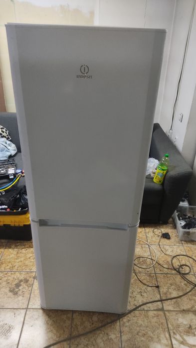 продаем холодильники