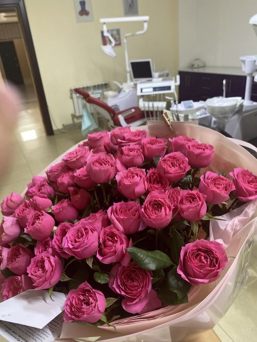 Цветы кустовые розы 11 штук