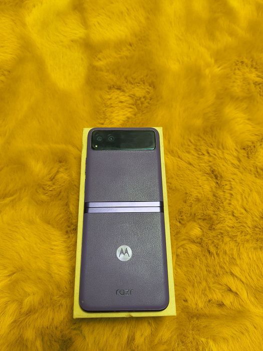 Telefon Motorola Razr 40