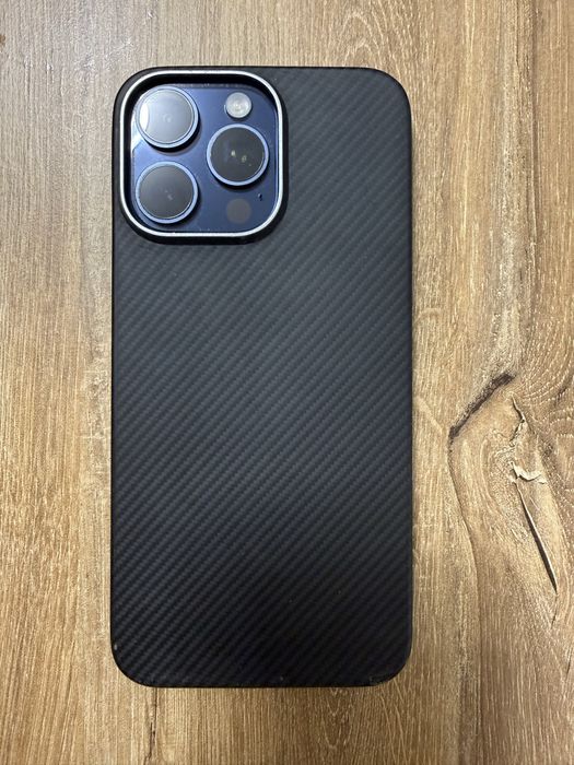 Iphone 15 ProMax + husa Carbon